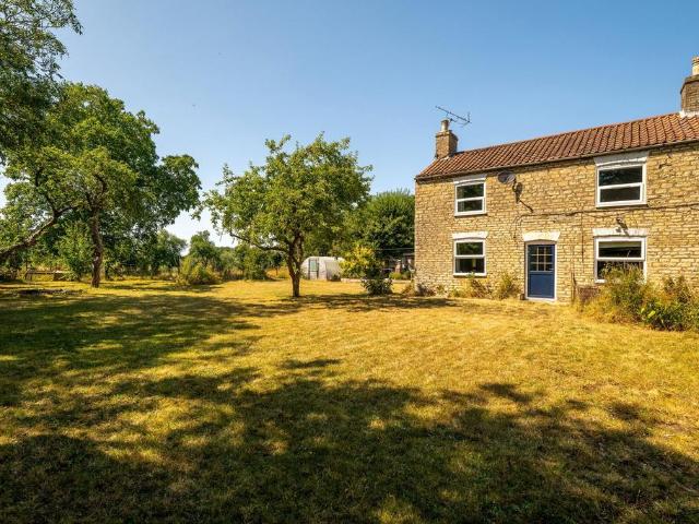 4 bedroom cottage for sale