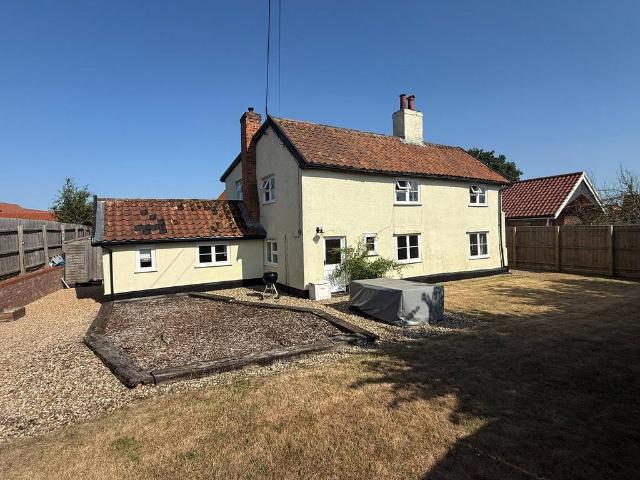 4 bedroom cottage for sale