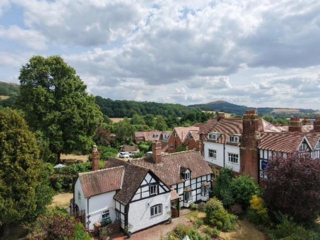 4 bedroom cottage for sale