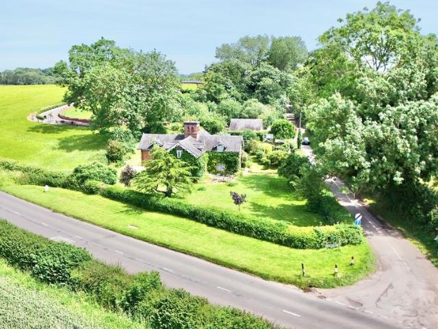 4 bedroom cottage for sale
