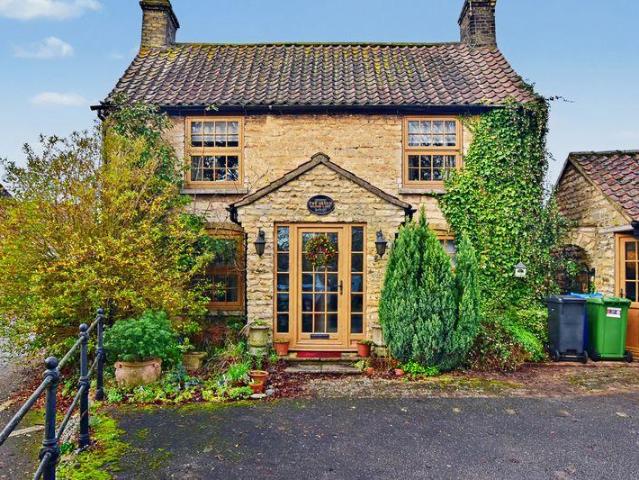 4 bedroom cottage for sale