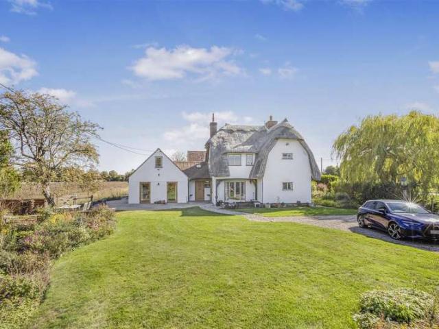4 Bedroom Cottage House