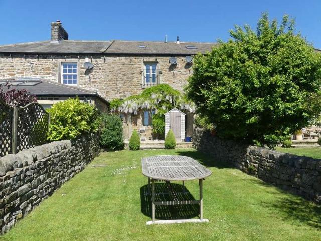 4 Bedroom Cottage House
