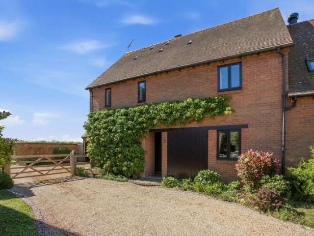 4 Bedroom Cottage House