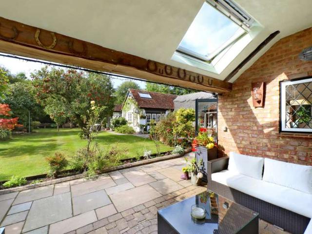 4 Bedroom Cottage House