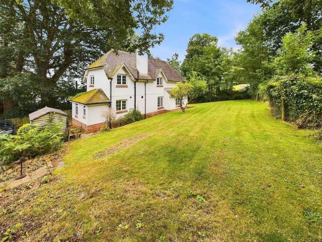 4 Bedroom Detached House