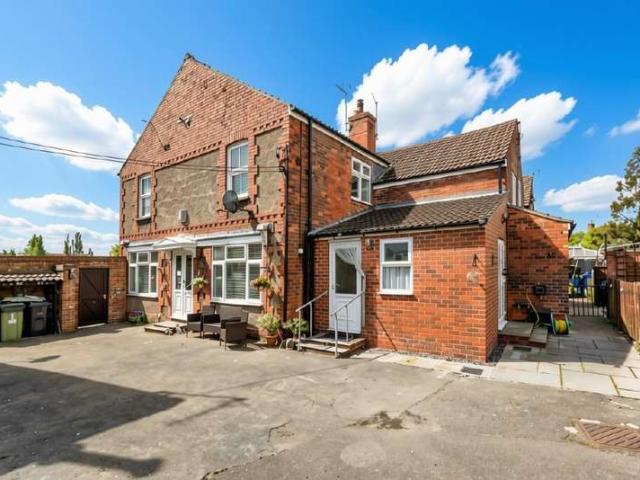 4 Bedroom Cottage House