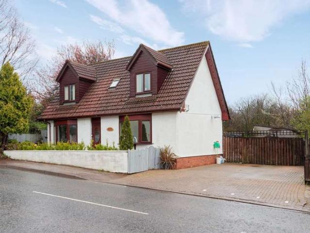4 Bedroom Cottage House