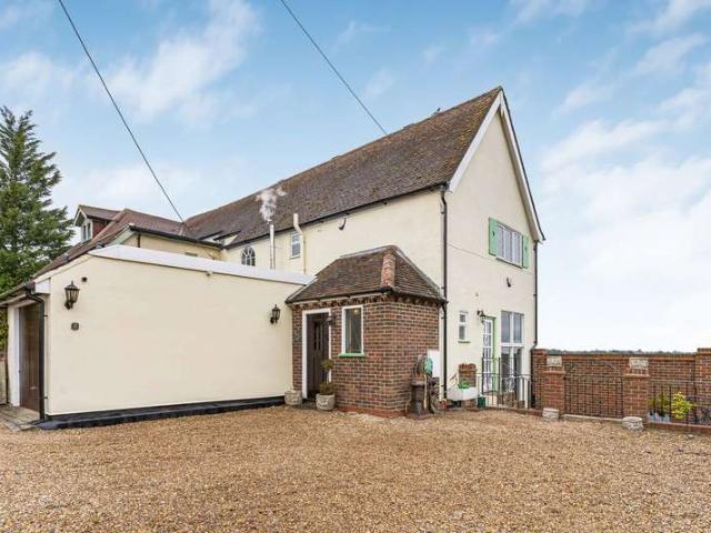 4 Bedroom Cottage House