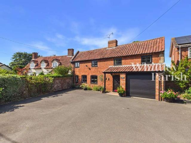 4 Bedroom Cottage House