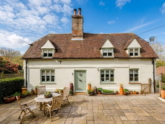 4 bedroom country house for sale