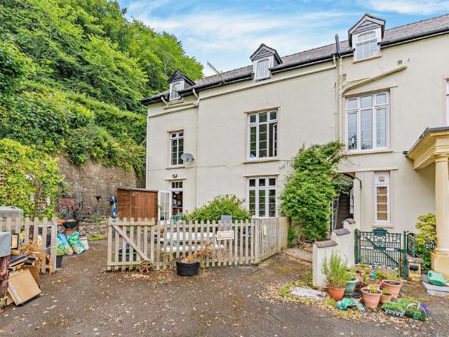 4 bedroom country house for sale