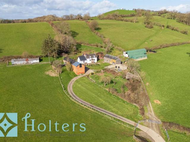 4 bedroom country house for sale