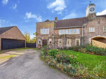 4 bedroom country house for sale
