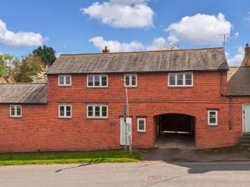 4 bedroom country house for sale