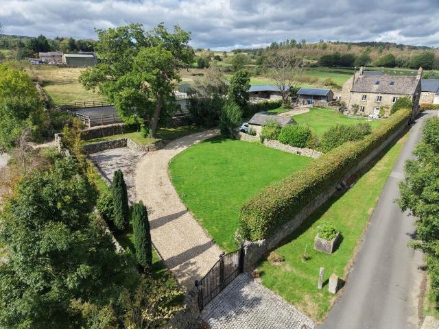 4 bedroom country house for sale