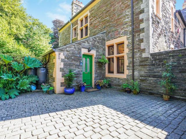 4 bedroom country house for sale
