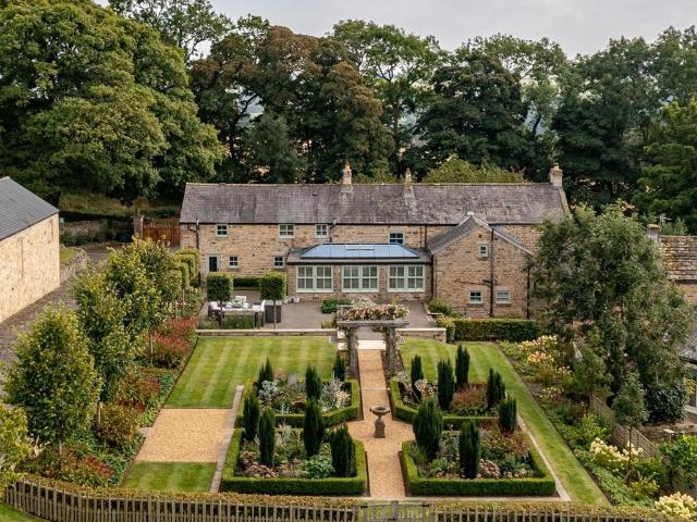 4 bedroom country house for sale