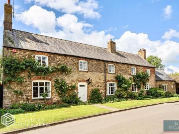 4 bedroom country house for sale