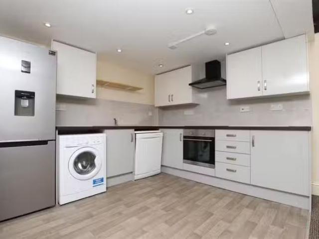 4 bedroom coach house for rent in Downleaze, Stoke Bishop, Bri.