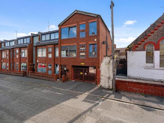 4 bedroom coach house for sale