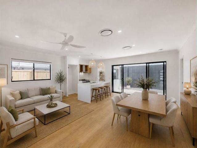 4 Bedroom Coastal Luxury!