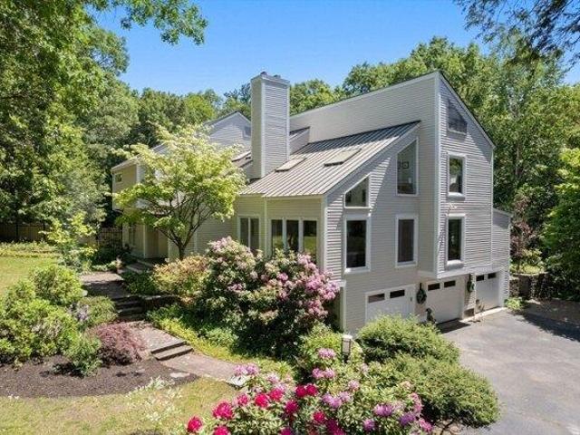 4 bedroom, Concord MA 01742 104689788