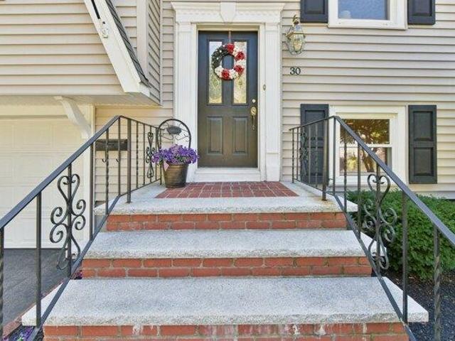 4 bedroom, Canton MA 02021 105574000