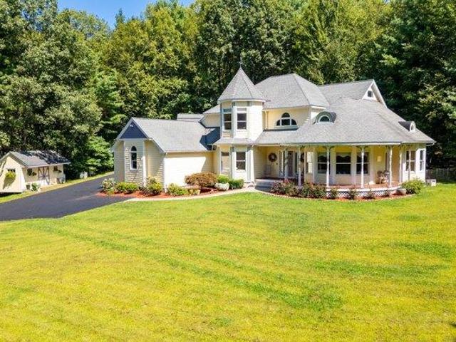 4 bedroom, Canton CT 06019 104810235