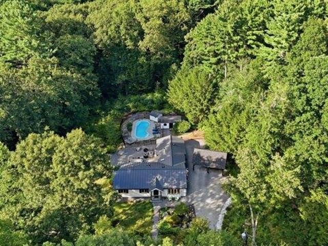 4 bedroom, Carlisle MA 01741 105439954