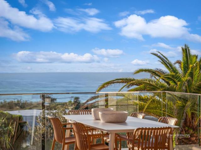 4 Bedroom House Castaways Beach QLD 101583332