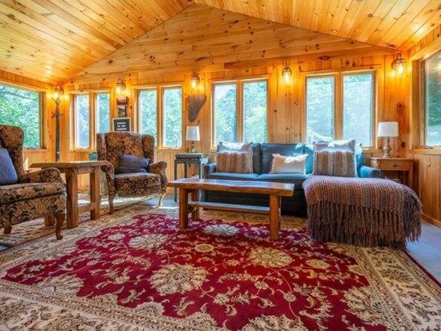 4 bedroom, Castleton VT 05732 105696396