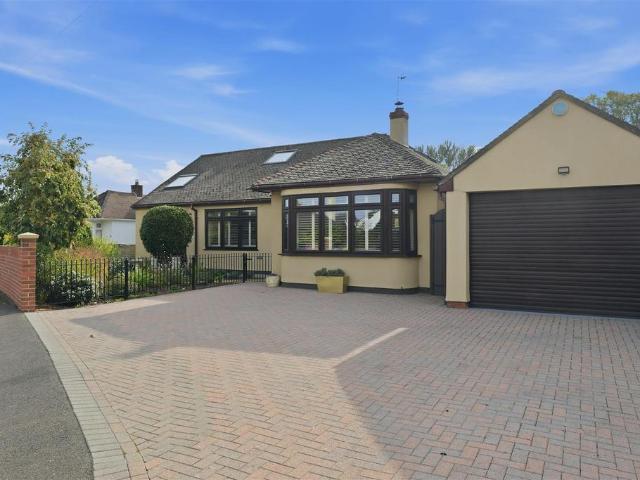 4 bedroom chalet for sale