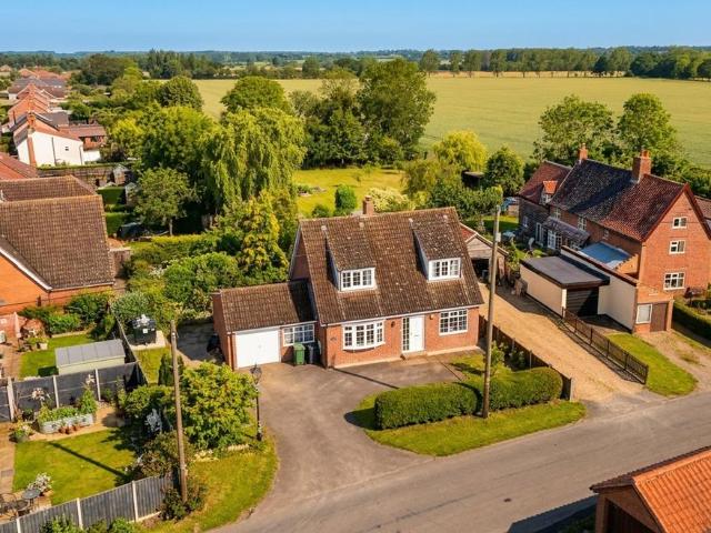 4 bedroom chalet for sale