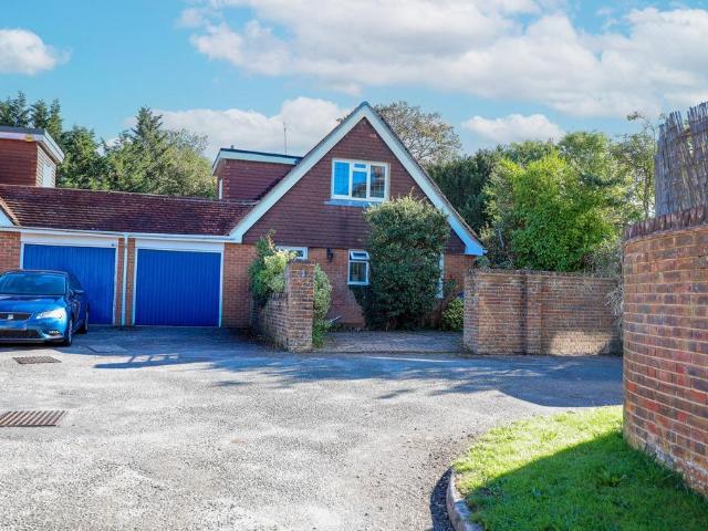 4 bedroom chalet for sale
