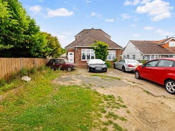4 bedroom chalet for sale