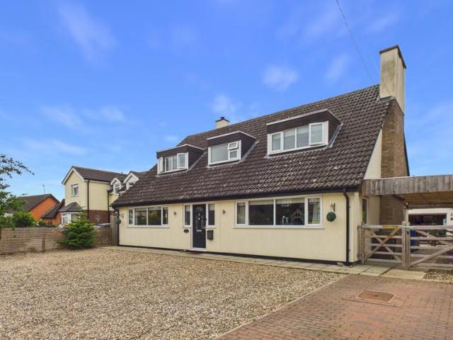4 bedroom chalet for sale