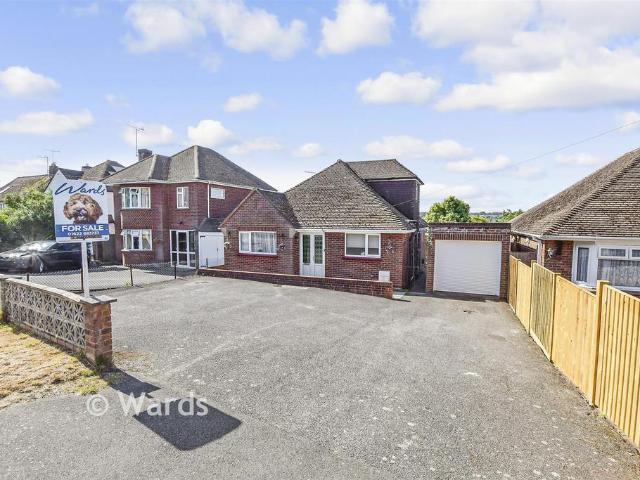 4 bedroom chalet for sale