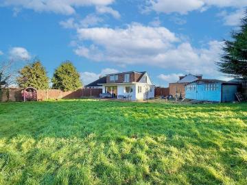 4 bedroom chalet for sale