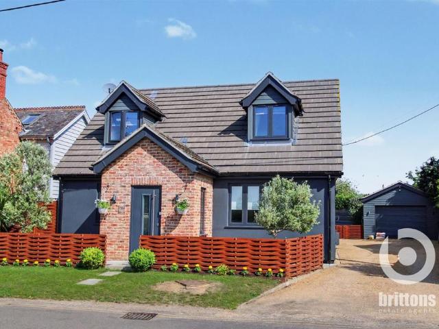 4 bedroom chalet for sale