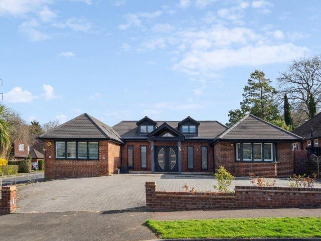 4 bedroom chalet for sale