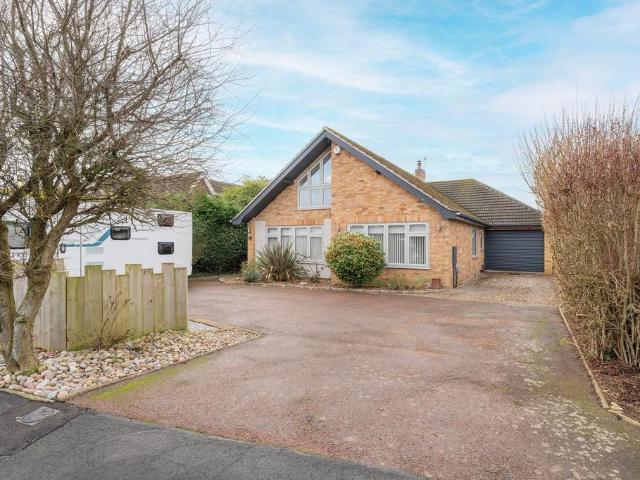 4 bedroom chalet for sale