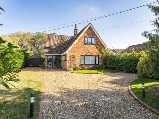 4 bedroom chalet for sale