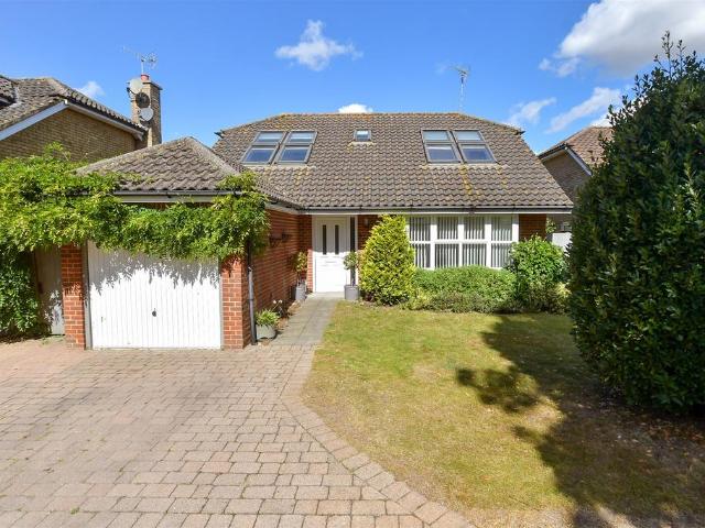 4 bedroom detached bungalow for sale