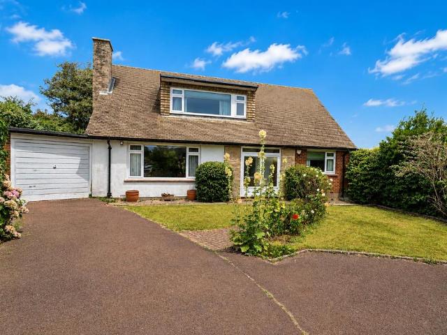 4 bedroom chalet for sale