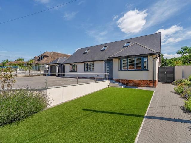 4 bedroom chalet for sale