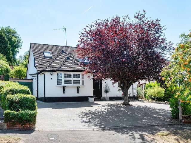 4 bedroom chalet for sale