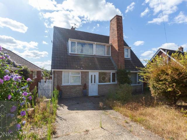 4 bedroom chalet for sale