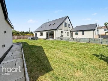 4 bedroom chalet for sale