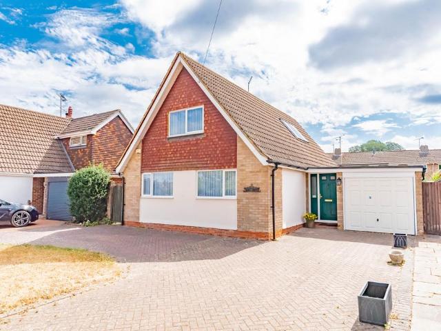 4 bedroom chalet for sale